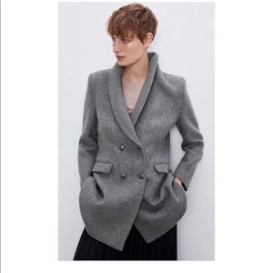 Double Breasted Buttoned Coat.